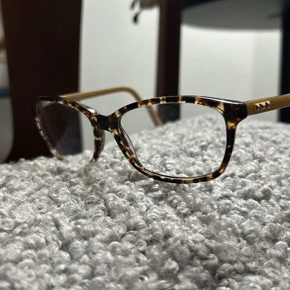 Chelsea Morgan Women’s Eyeglass Frames for Eyeglasses Preowned Studded Tortoise - Picture 4 of 10